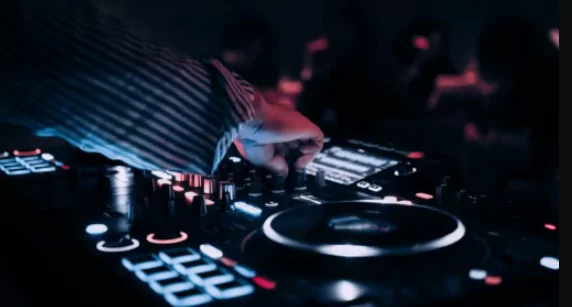 dj huren personeelsfeest