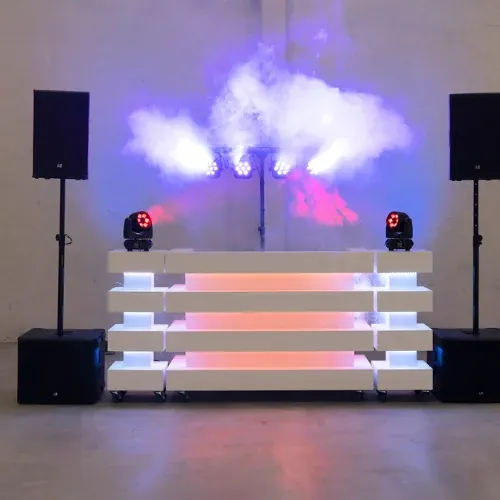 DJ set verhuur: de DRAKE-set met moving heads en rook